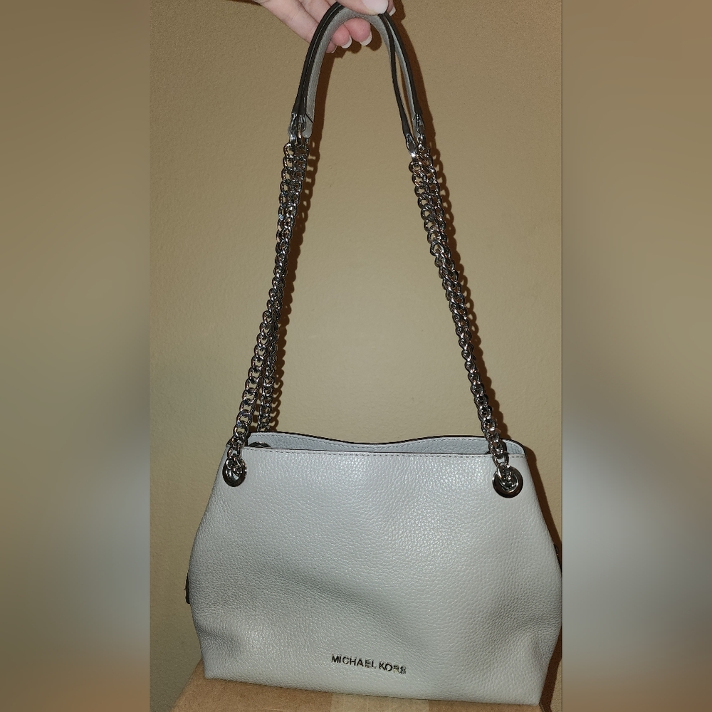 Michael Kors Jet Set medium Pearl Grey Leather Messenger